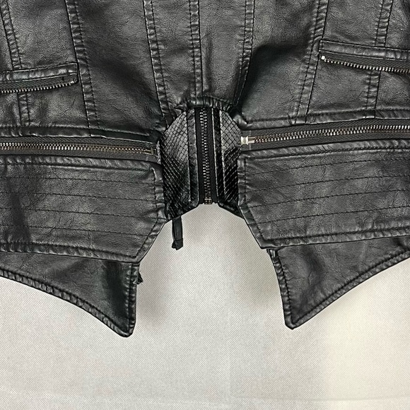 chouyatou Moto Studded Perfectly Shaping Faux Leather Biker Goth Jacket NWOT - Picture 5 of 11